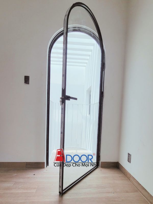 Cửa nhôm kính hệ Slim Adoor uốn vòm với thiết kế mềm mại, độc đáo Cửa nhôm kính hệ Slim Adoor uốn vòm với thiết kế mềm mại, độc đáo