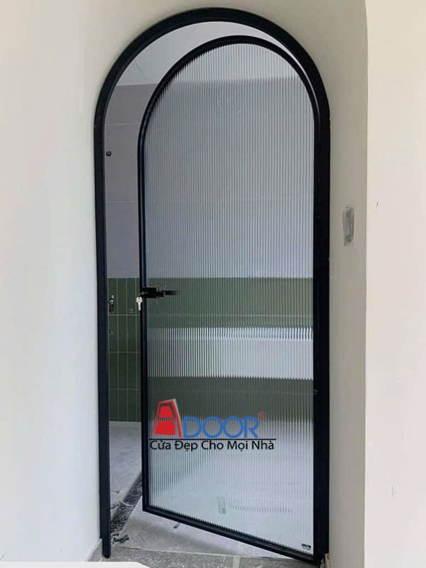 Cửa Slim uốn vòm tinh tế, mang hơi hướng kiến trúc châu Âu Cửa Slim uốn vòm tinh tế, mang hơi hướng kiến trúc châu Âu