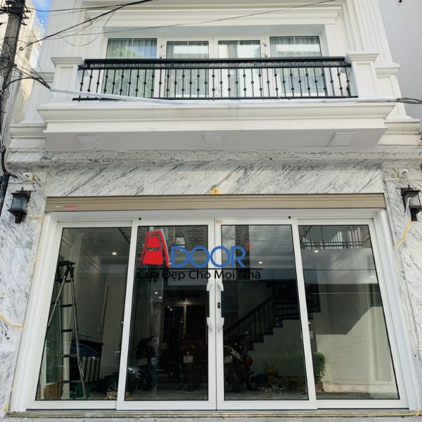 Mẫu cửa nhôm trượt quay màu trắng tinh khôi Mẫu cửa nhôm trượt quay màu trắng tinh khôi