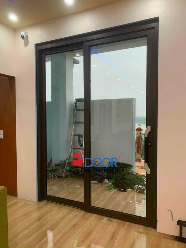 Mẫu cửa nhôm trượt quay 2 cánh tạo lối vào sang trọng và tinh tế Mẫu cửa nhôm trượt quay 2 cánh tạo lối vào sang trọng và tinh tế