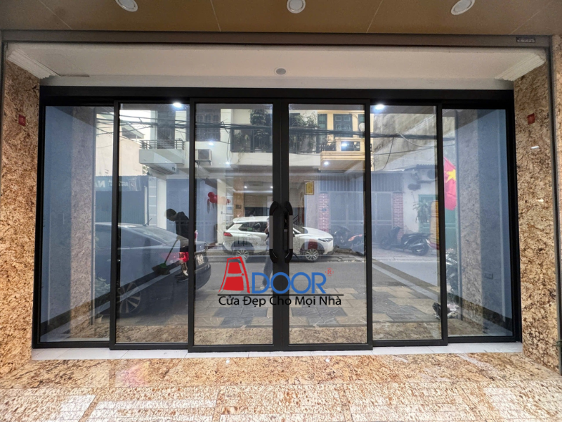 Cửa 6 cánh trượt quay linh hoạt, mở rộng tối đa không gian sống Cửa 6 cánh trượt quay linh hoạt, mở rộng tối đa không gian sống