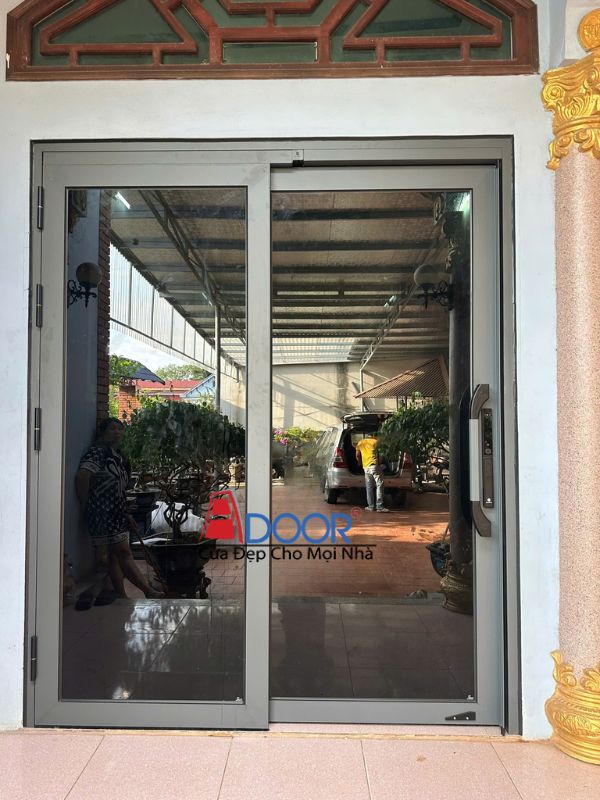 Mẫu cửa nhôm trượt quay 2 cánh tạo lối vào sang trọng và tinh tế Mẫu cửa nhôm trượt quay 2 cánh tạo lối vào sang trọng và tinh tế
