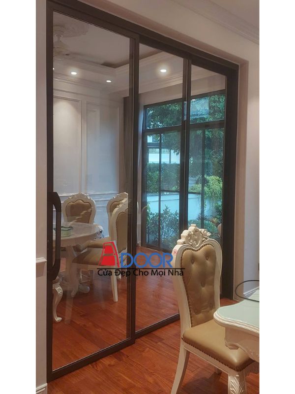 Cửa nhôm 3 cánh trượt quay, tối ưu diện tích và dễ dàng mở rộng lối đi Cửa nhôm 3 cánh trượt quay, tối ưu diện tích và dễ dàng mở rộng lối đi