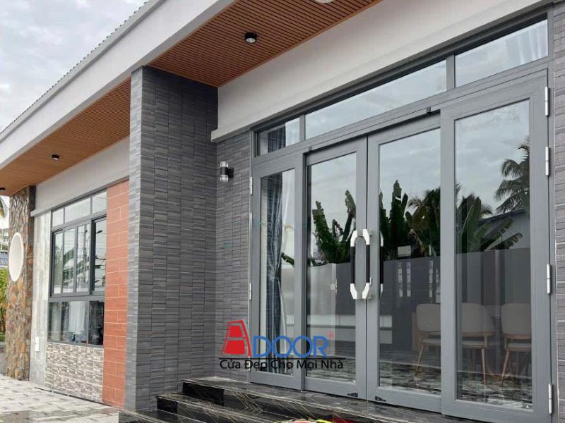 Cửa 4 cánh trượt quay linh hoạt, tăng tính tiện nghi cho các công trình lớn Cửa 4 cánh trượt quay linh hoạt, tăng tính tiện nghi cho các công trình lớn