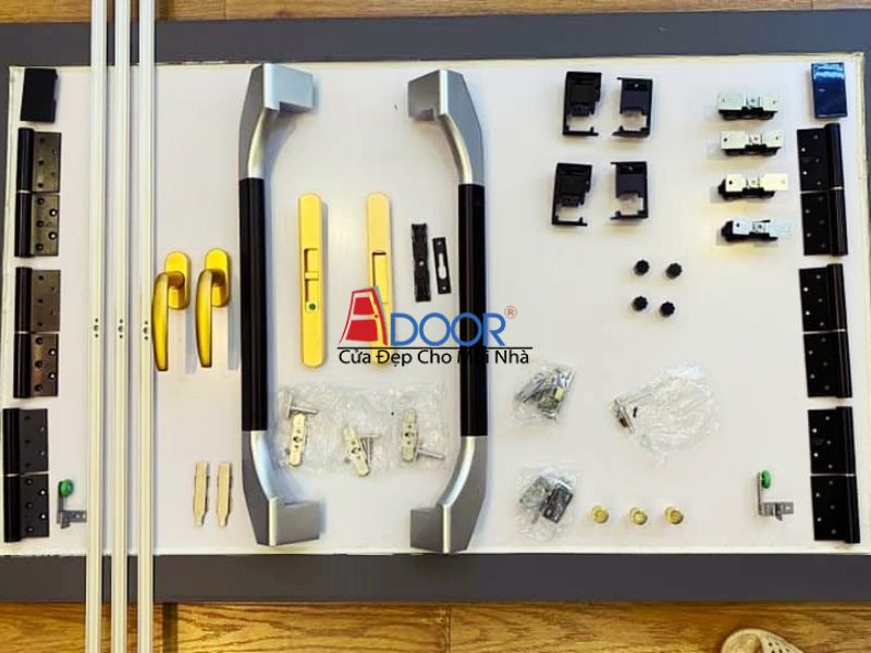 Hình ảnh tay nắm hợp kim nguyên khối chắc chắn, thiết kế tiện dụng Hình ảnh tay nắm hợp kim nguyên khối chắc chắn, thiết kế tiện dụng