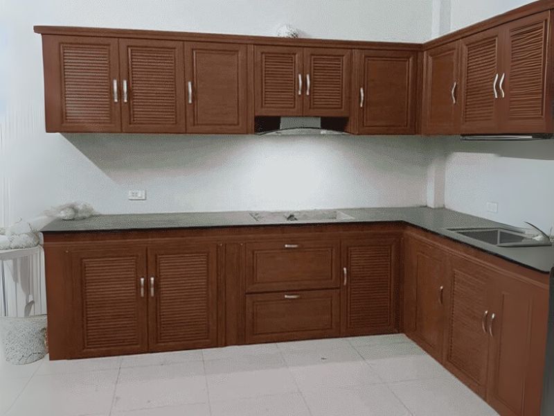 giá tủ bếp nhôm vân gỗ (thường) – dạng chữ L