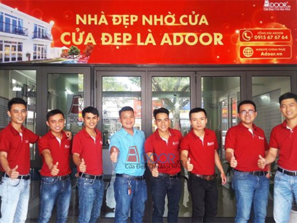 Đội ngũ nhân sự luôn tận tâm, nhiệt tình tại Adoor