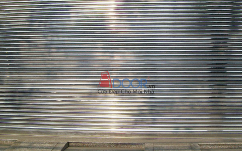 Cửa cuốn Đài Loan kéo tay bằng inox 304 - Lá 6 dem