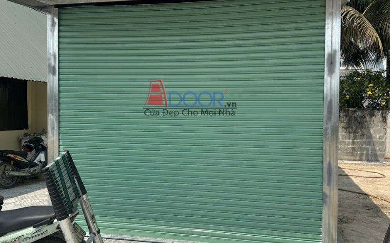 Cửa cuốn Đài Loan kéo tay bằng tôn mạ màu - Dày 0.6mm - 0.7mm