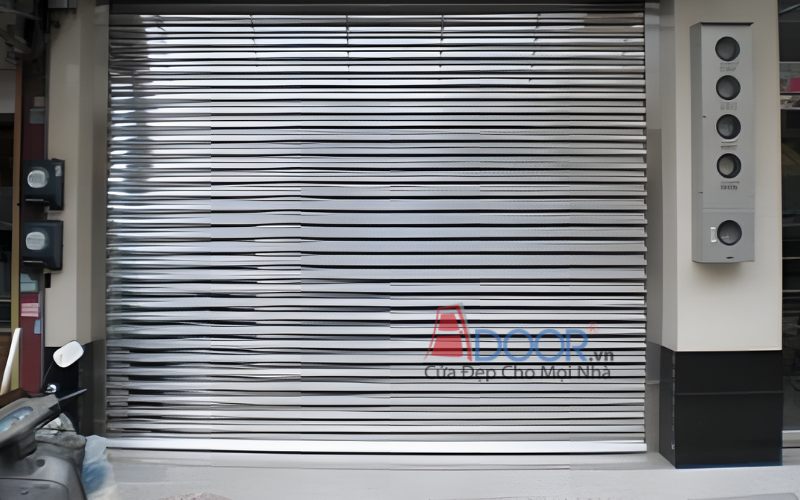 Cửa cuốn Đài Loan tự động bằng inox 304 - Lá dày 0.6mm - 0.7mm