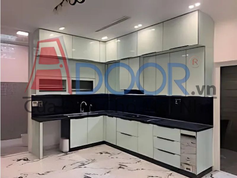 Giá tủ bếp inox cánh kính chữ L - Phân khúc trung cấp