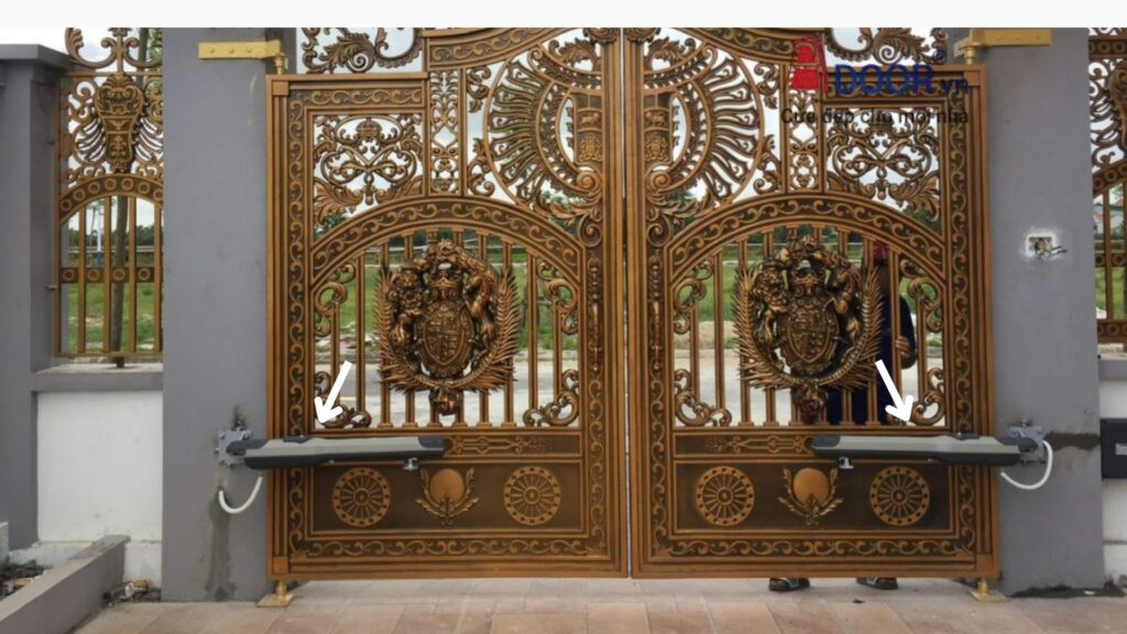 Cổng Mở Bằng Tay Đòn Tự Động Adoor tại Quận 4-4 Cổng Mở Bằng Tay Đòn Tự Động Adoor tại Quận 4-4