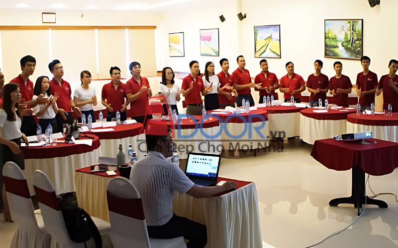 Adoor luôn chú trọng vào việc đào tạo nhân sự chuyên nghiệp và tận tâm