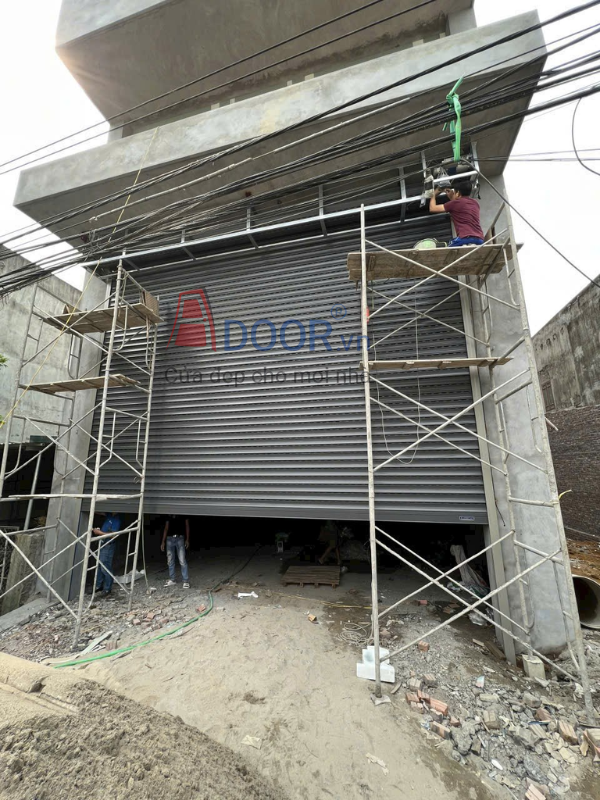 Mẫu cửa cuốn khe thoáng tại Ninh Thuận M71i