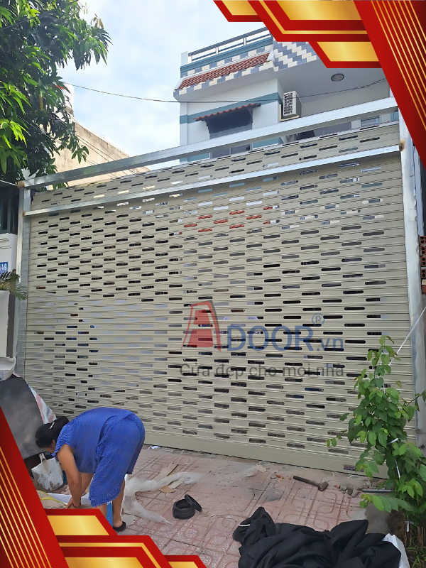 Mẫu cửa cuốn khe thoáng tại Quận 3 X205R