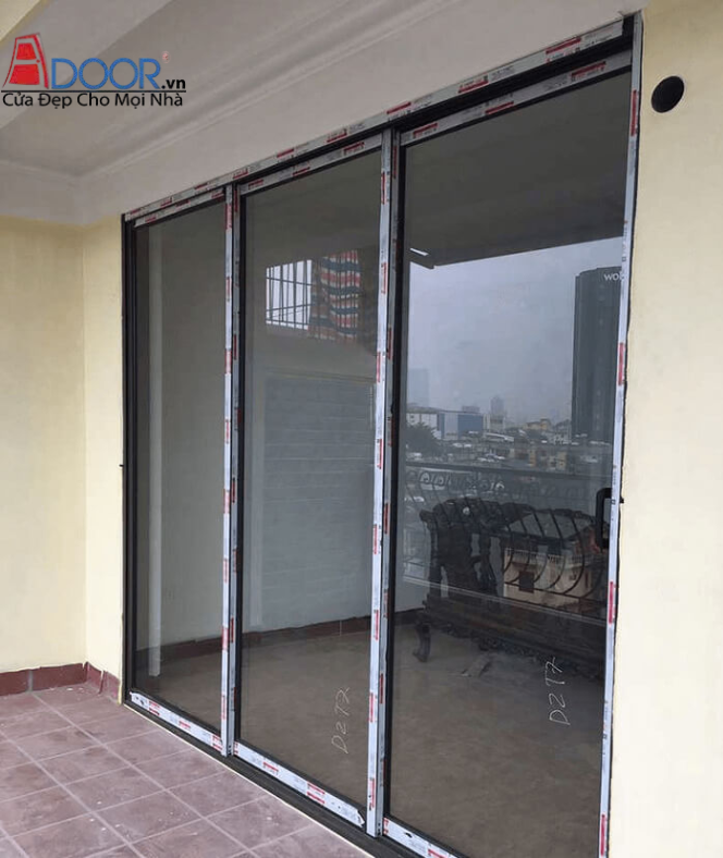 cửa đi mở lùa xingfa 3 cánh