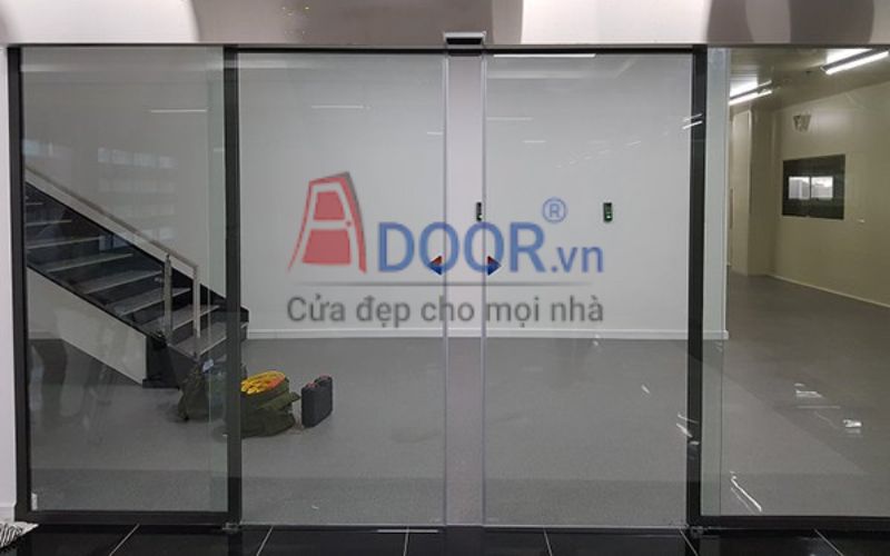 Mẫu cửa kính tự động trượt 2 cánh tại Thuận An Mẫu cửa kính tự động trượt 2 cánh tại Thuận An