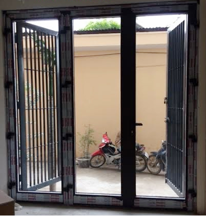 cửa đi mở quay xingfa 3 cánh