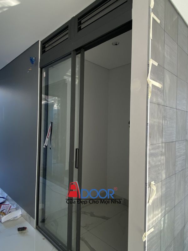 Một bộ cửa lùa 3 cánh bằng nhôm Slim Một bộ cửa lùa 3 cánh bằng nhôm Slim