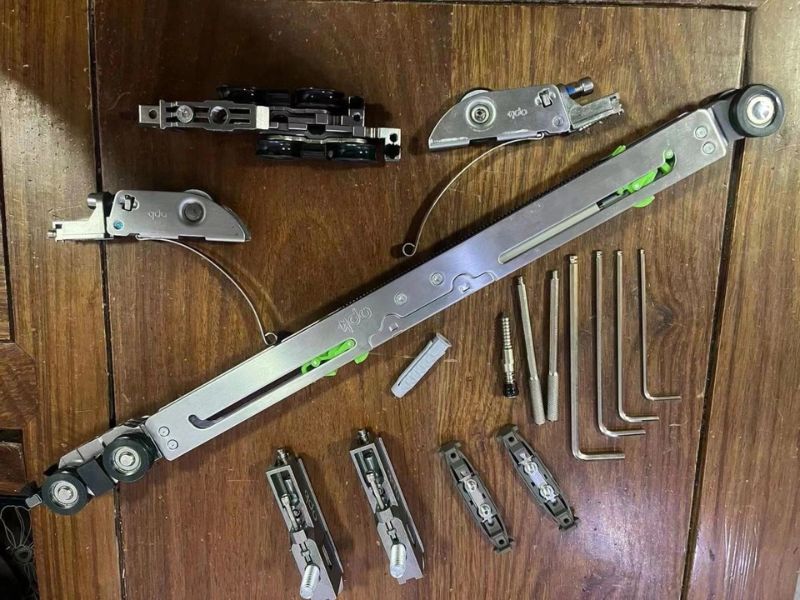 Hình ảnh một bộ phụ kiện cửa Slim cao cấp được chụp cận cảnh Hình ảnh một bộ phụ kiện cửa Slim cao cấp được chụp cận cảnh