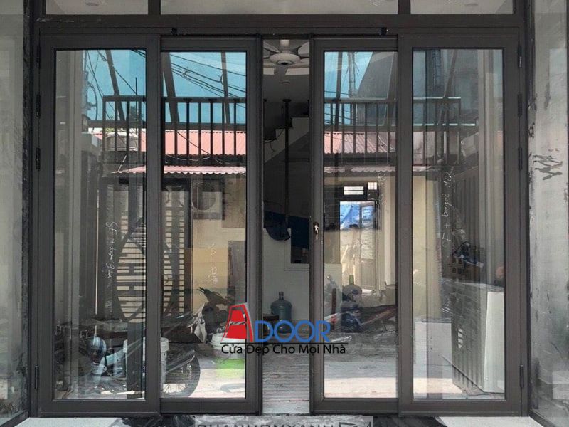 Cửa trượt quay Zhongkai được lắp đặt tại phòng khách Cửa trượt quay Zhongkai được lắp đặt tại phòng khách