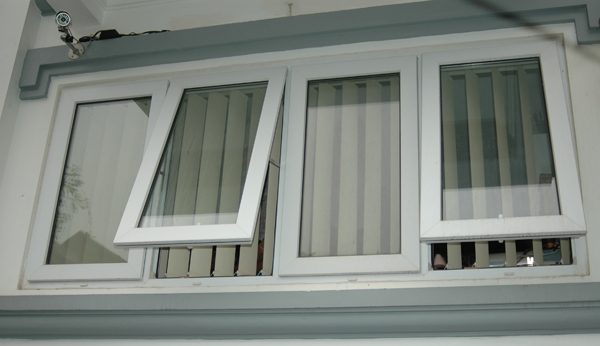 cửa sổ mở hất xingfa 4 cánh