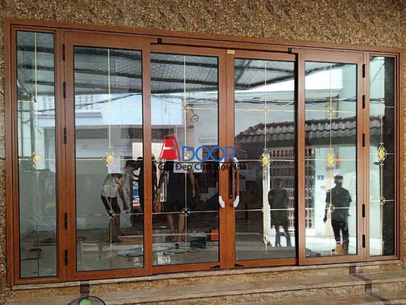 Cửa nhôm vân gỗ Adoor kết hợp hài hòa với nội thất gỗ tự nhiên Cửa nhôm vân gỗ Adoor kết hợp hài hòa với nội thất gỗ tự nhiên