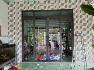 cửa nhôm trượt quay Quận 1 HCM
