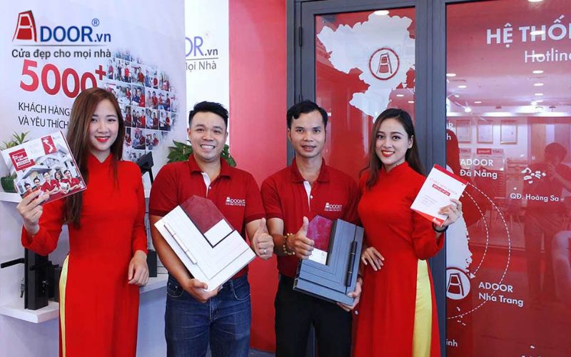 Đội ngũ chuyên gia Adoor hỗ trợ nhiệt tình Đội ngũ chuyên gia Adoor hỗ trợ nhiệt tình