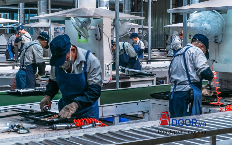 Hệ thống nhà xưởng tại Adoor